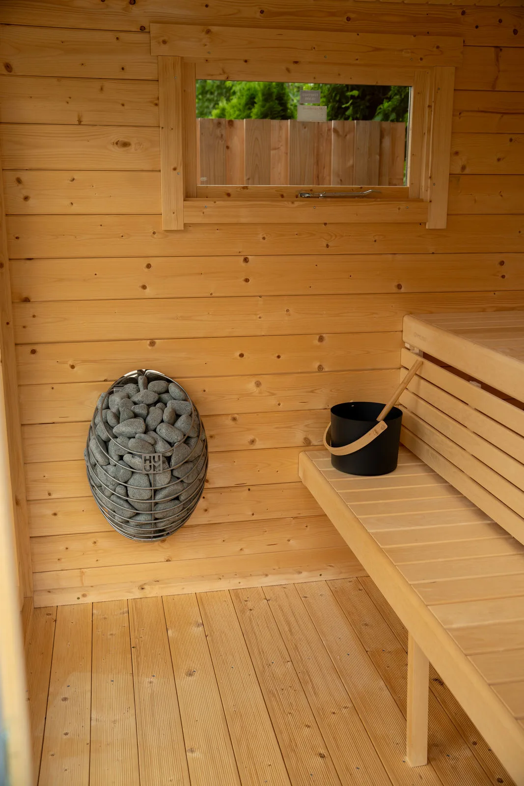 Ansicht der Gartensauna von Innen.